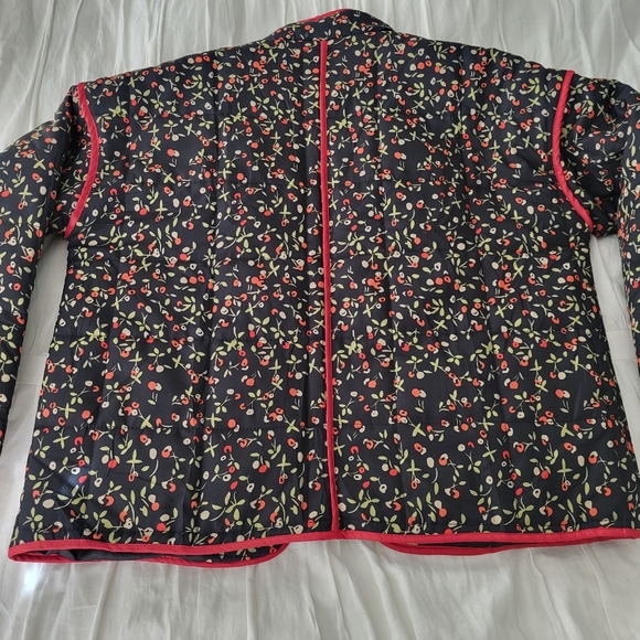 Women's Cropped Puffer Quilted Floral Print Lightweight Jacket - Picture 4 of 8